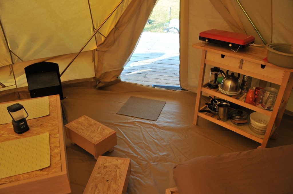 Tente nomades à Auberives